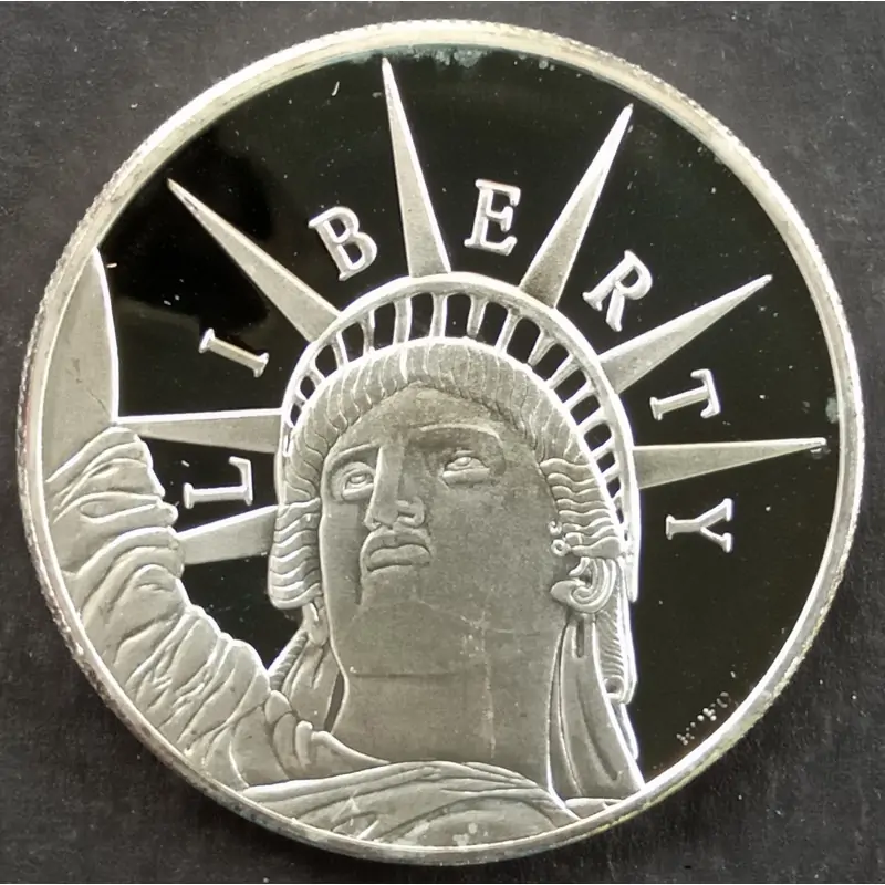 2001 1 Oz Highland Mint Statue of Liberty Obverse 2001 1 Oz Highland Mint Statue of Liberty Obverse